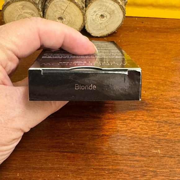 Wunderbrow D-Fine Brow Liner & Gel - Blonde - Picture 5 of 5